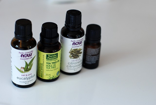 A group of different scents that repel bugs like eucalyptus, tea tree oil, and citronella. 